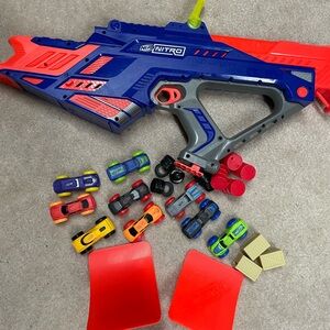 Nerf Nitro Motofyry Launcher with Mini Stunt Cars